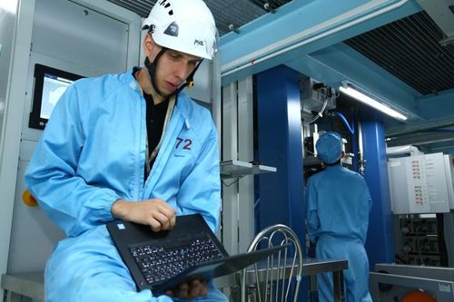 Bảo đảm đơn giản trình tự, thủ tục cấp giấy phép lao động cho người nước ngoài làm việc tại Việt Nam