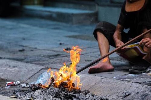 Sự thật về tục đốt vàng mã dịp rằm tháng 7