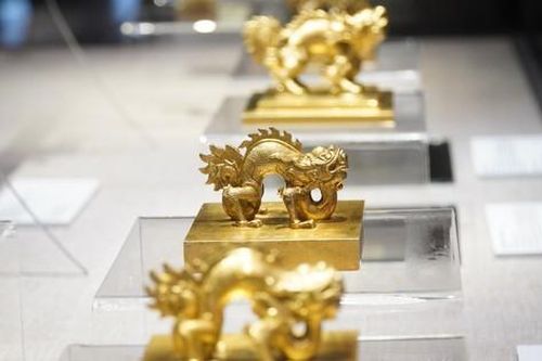 Vào bảo tàng Cung đình tròn 100 tuổi ở Huế, chiêm ngưỡng các bảo vật vô giá