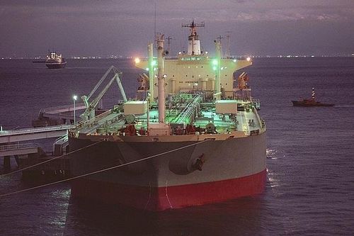 Các công ty phương Tây phớt lờ giá trần của G7 áp đặt đối với dầu của Nga