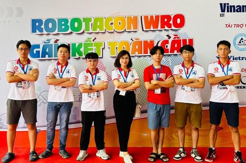 Trường Hà Nội - Amsterdam đạt 'cú đúp' giải thưởng ở Robotacon WRO 2023