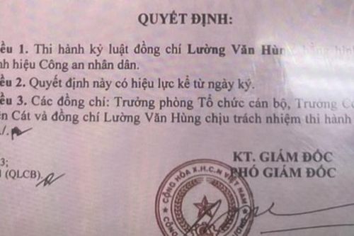 Tước danh hiệu Công an nhân dân một Phó trưởng Công an phường ở Bình Dương