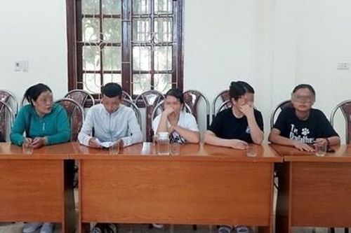 Nhóm 'Bông hồng đen' tự ý lấy máu học sinh xét nghiệm bị phạt 7,5 triệu đồng