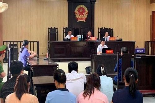 Trục lợi lúc dịch bệnh, cựu giám đốc trung tâm y tế lĩnh 30 tháng tù