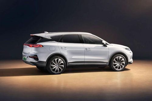 SUV công suất 482 mã lực, siêu tiết kiệm xăng, giá hơn 1 tỷ đồng