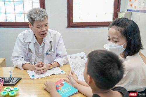 Bài 1: Hội chứng Tic gia tăng ở trẻ - 'thủ phạm' là Internet?