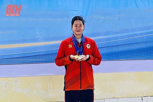 VĐV Phạm Thị Vân lập kỳ tích ngay trong ngày đầu tiên Giải bơi vô địch các nhóm tuổi Đông Nam Á 2023