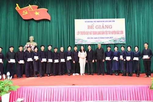 Bế giảng lớp truyền dạy hát Quan Lang dân tộc Tày huyện Bắc Sơn