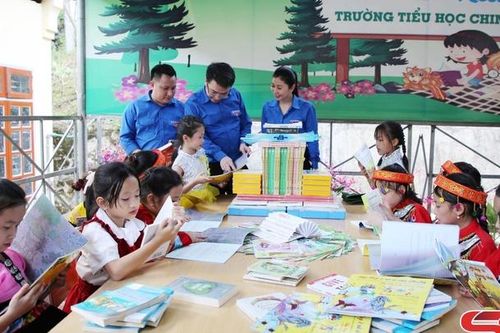 Xã hội hóa đầu tư cơ sở vật chất cho giáo dục