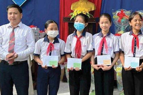 Thầy giáo 'có tay' bồi dưỡng học sinh giỏi