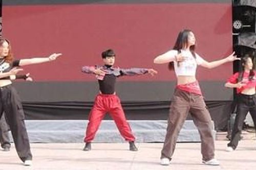 Đa dạng sân chơi năng khiếu cho thanh thiếu nhi