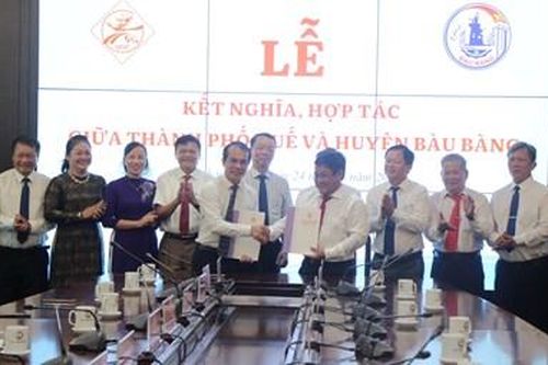 Ký kết thỏa thuận kết nghĩa, hợp tác giữa TP. Huế và huyện Bàu Bàng (Bình Dương)