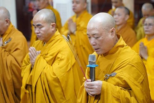 Hà Nội: Đại diện 18 trường hạ về tổ đình Viên Minh đảnh lễ Giác linh Đức Đệ tam Pháp chủ GHPGVN