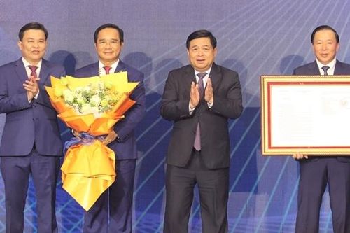 Khát vọng phát triển phồn vinh, hạnh phúc, nghĩa tình