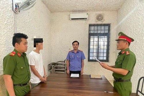 Nảy sinh ghen tuông, người đàn ông đốt chuồng bò của nhà người tình
