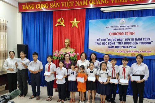Đà Nẵng: Tiếp sức đến trường cho 26 em học sinh có hoàn cảnh khó khăn