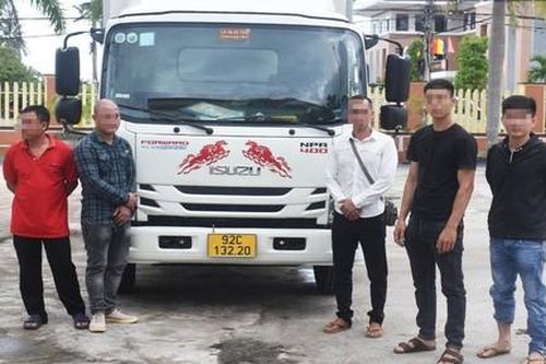 Đập phá xe tải chở hải sản, đánh người vì làm ảnh hưởng đến... bữa nhậu