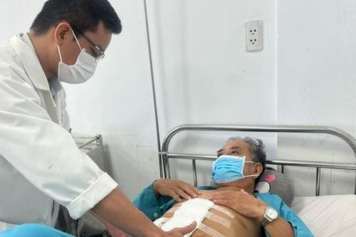 Phẫu thuật cắt gan, cứu sống bệnh nhân mắc ung thư gan, suy tim nặng