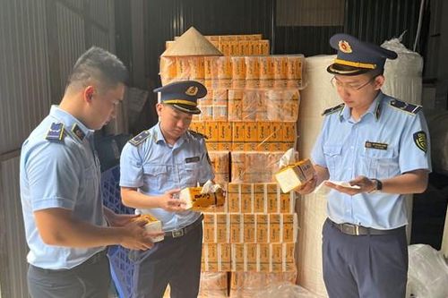 Phát hiện Cơ sở gia công hàng nghìn gói khăn giấy giả mạo nhãn hiệu Corona tại Bắc Ninh