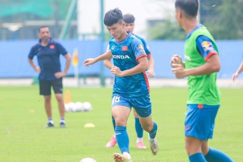 Vì sao HLV Trousier gọi nhiều cầu thủ trẻ lên U23 Việt Nam?