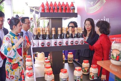 Doanh nghiệp lương thực thực phẩm cạnh tranh khốc liệt