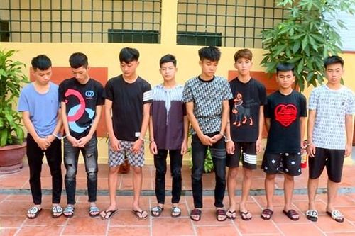 Bắc Ninh: Khởi tố 8 thanh thiếu niên mang hung khí, gây rối trật tự công cộng