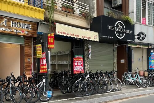 Nở rộ dịch vụ cho thuê xe đạp tại Hồ Tây