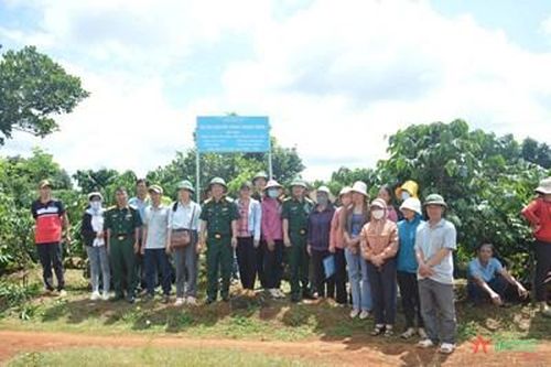 Binh đoàn 16 tập huấn chăm sóc cây trồng theo tiêu chuẩn VietGAP cho đồng bào