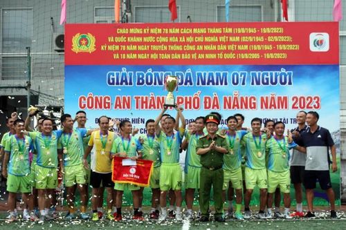 Kết thúc giải bóng đá nam 7 người công an TP Đà Nẵng năm 2023: Đội bóng Công an quận Liên Chiểu đoạt chức vô địch