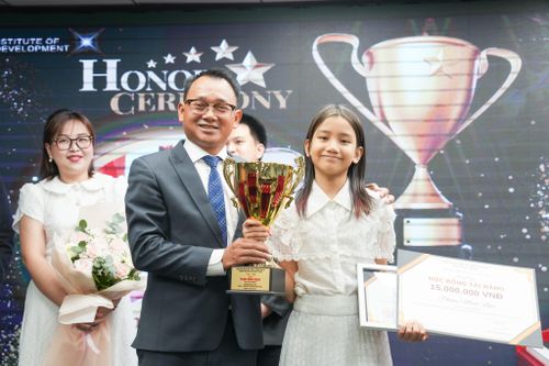 Hành trình chạm đến cúp vàng piano của cô bé 11 tuổi