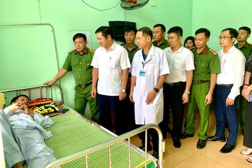 Kẻ buôn ma túy dùng dao chống trả làm công an bị thương