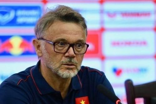 Đội tuyển Việt Nam sắp hội quân, HLV Philippe Troussier mong Filip Nguyễn sớm nhập quốc tịch
