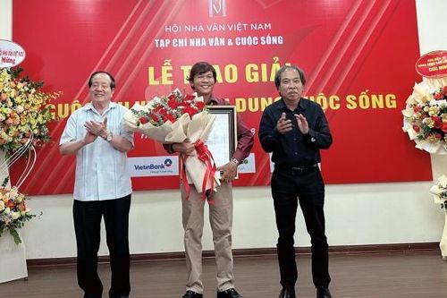 Vinh danh các tác giả đoạt giải Cuộc thi viết 'Chân dung cuộc sống'