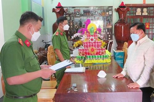 Truy tố 5 cựu Cảnh sát giao thông cấp hơn 5.000 biển số xe sai quy định