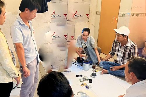 Vĩnh Long: Bắt quả tang 6 đối tượng đánh bạc tại quán cà phê