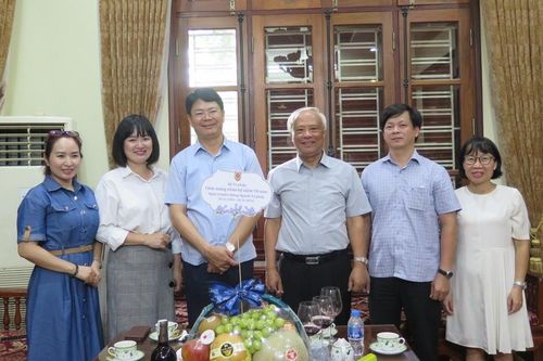 Lãnh đạo Bộ Tư pháp thăm hỏi và tri ân các thế hệ lãnh đạo đi trước