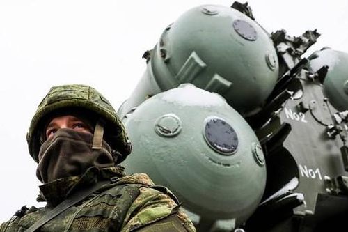 Mátxcơva tuyên bố đánh chặn tên lửa S-200 của Ukraine trên lãnh thổ Nga
