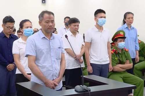 Giám đốc doanh nghiệp khai báo quanh co về mối quan hệ với ông Nguyễn Đức Chung