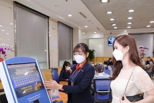 Thêm một ngân hàng tăng phí SMS Banking trong tháng 8