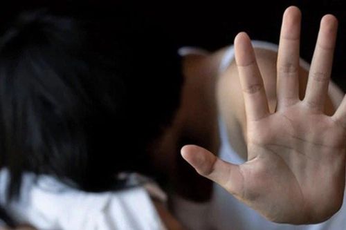 Cô gái 21 tuổi tố cáo bị bác sĩ xâm hại: 'Tôi như trầm cảm suốt nhiều tháng qua'