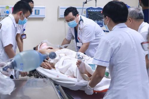 Cấp cứu ngoại viện quyết định sống chết người bệnh nhưng thiếu, yếu