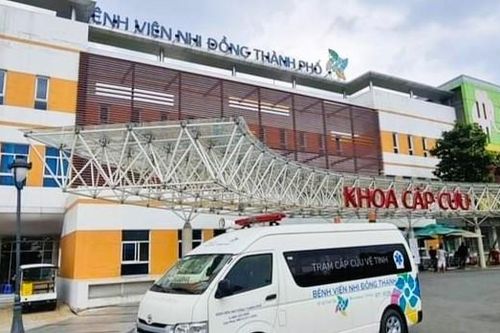 Bé trai ở TP.HCM bị bảo mẫu bạo hành đã qua đời