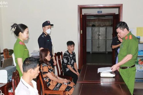 Bắt 3 đối tượng vận chuyển heroin