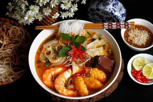 Những món bún với cái tên siêu lạ, ăn vào ngây ngất lòng người ở miền Tây