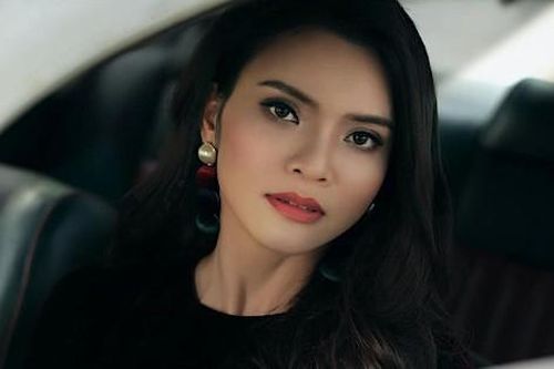 Ca sĩ được phong NSƯT trẻ nhất nhì Việt Nam tuổi 41: Hai lần đổ vỡ hôn nhân, thấy có tội với cha mẹ