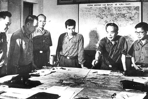 Kỷ niệm 112 năm ngày sinh Đại tướng Tổng Tư lệnh Võ Nguyên Giáp: 'Người chuyển dịch dòng chảy lịch sử trong thế kỷ XX'