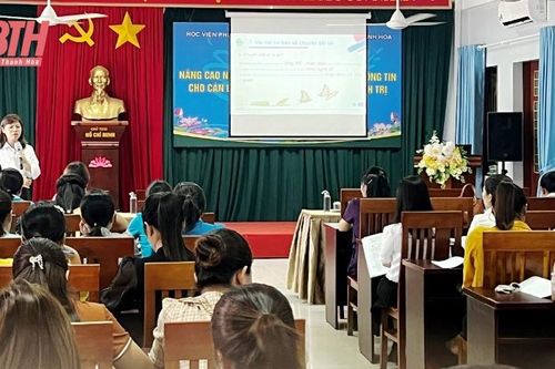 Tập huấn nâng cao năng lực ứng dụng công nghệ thông tin cho cán bộ hội phụ nữ cơ sở