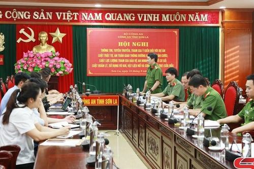 Hội nghị thông tin, tuyên truyền và tham gia ý kiến về các dự án luật