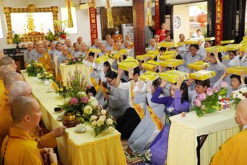 Trường hạ chùa Phước Hòa (Q.3) tạ pháp khóa An cư kiết hạ và tổ chức lễ Vu lan - Báo hiếu