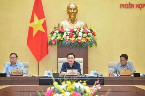 Bản tin Bất động sản ngày 25/8: Không nên gắn việc thu hồi đất với đấu giá, đấu thầu đất đai